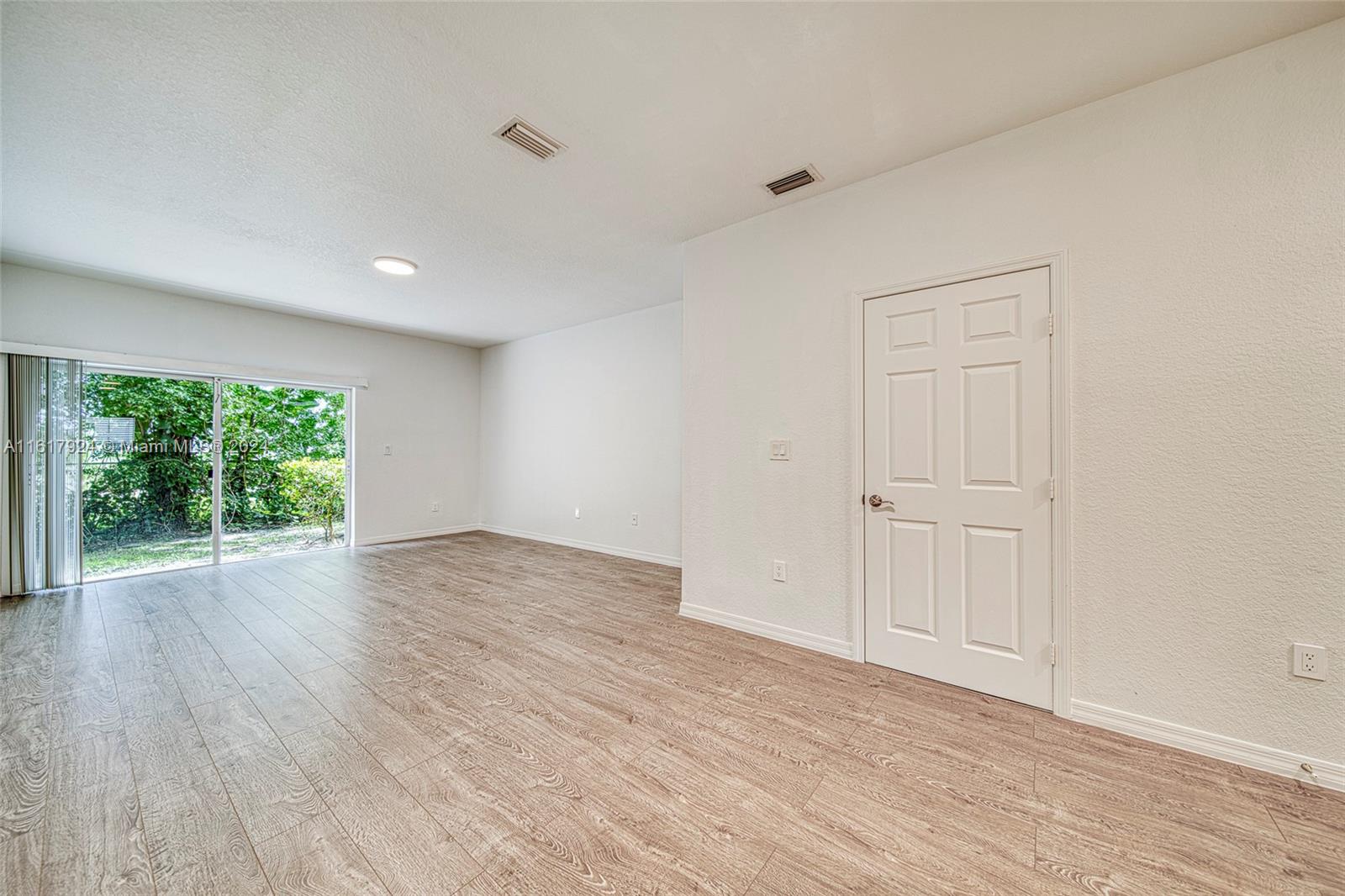 LAS TERRAZAS AT VIZCAYA C - Residential Lease