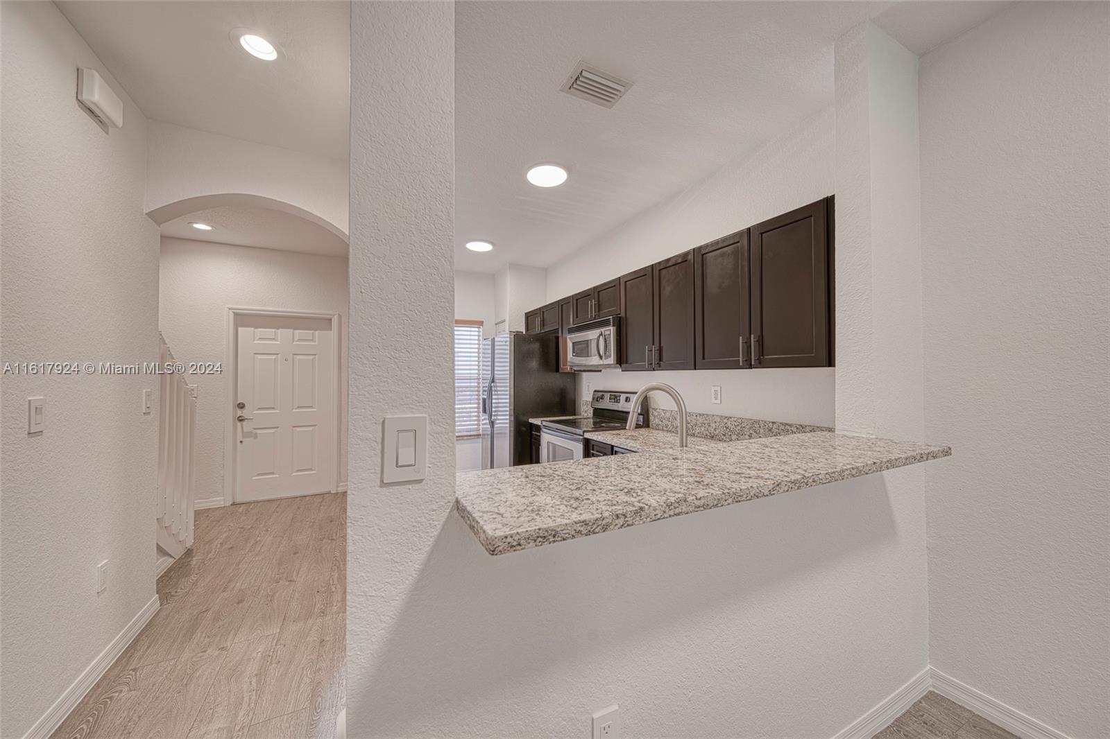LAS TERRAZAS AT VIZCAYA C - Residential Lease