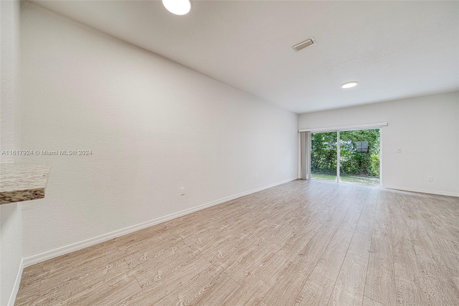 LAS TERRAZAS AT VIZCAYA C - Residential Lease