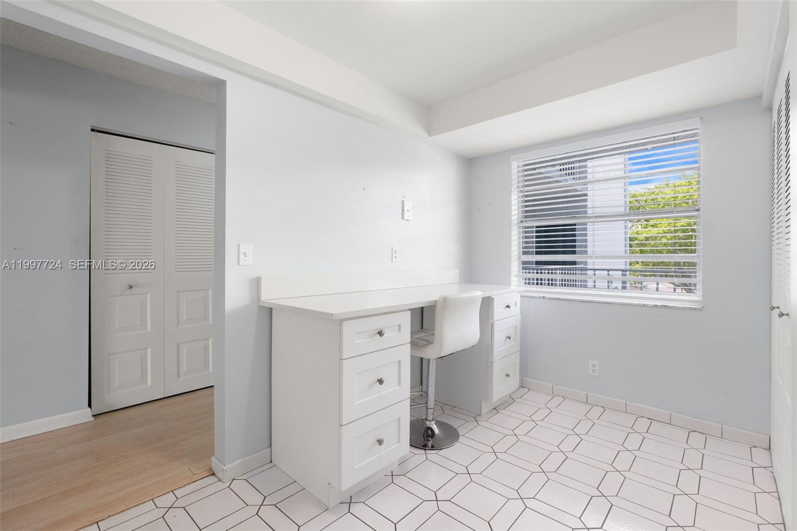 PALM SPRINGS 2 - Residential