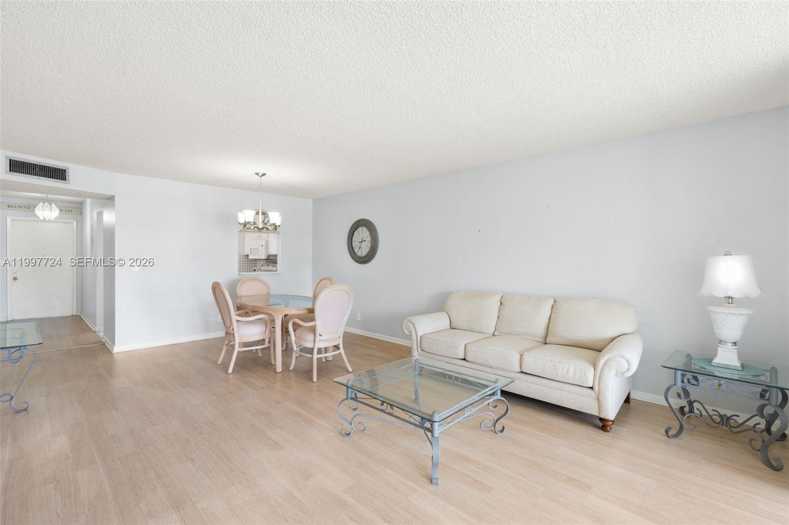 PALM SPRINGS 2 - Residential