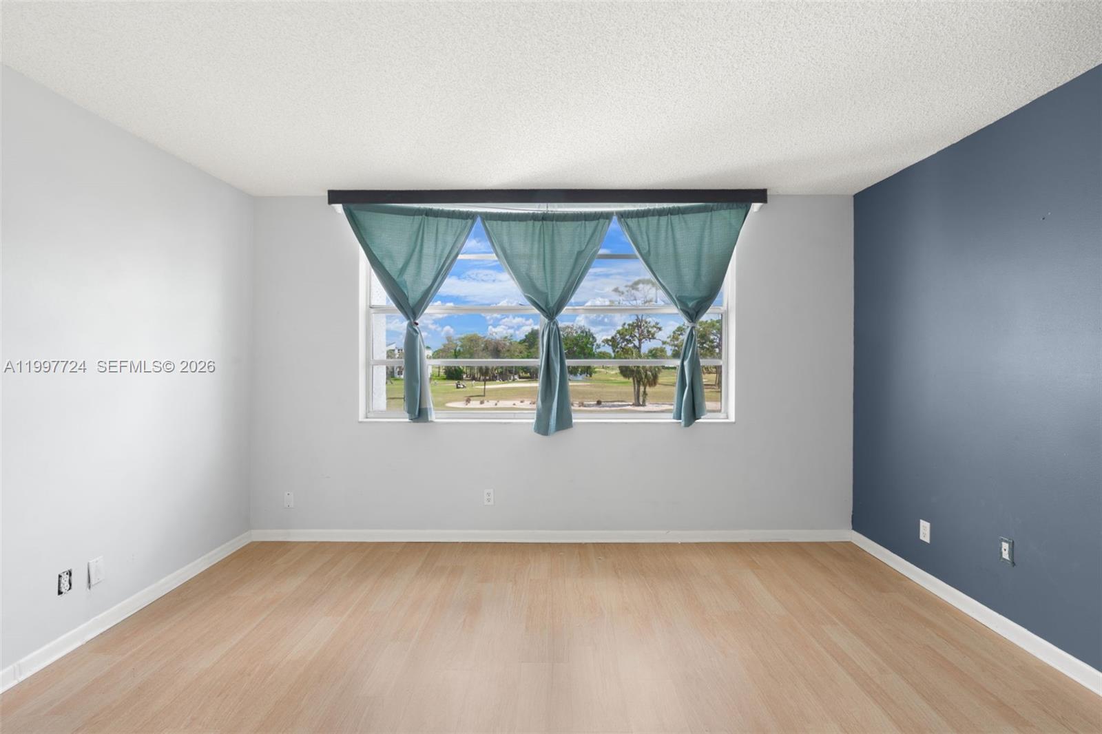 PALM SPRINGS 2 - Residential