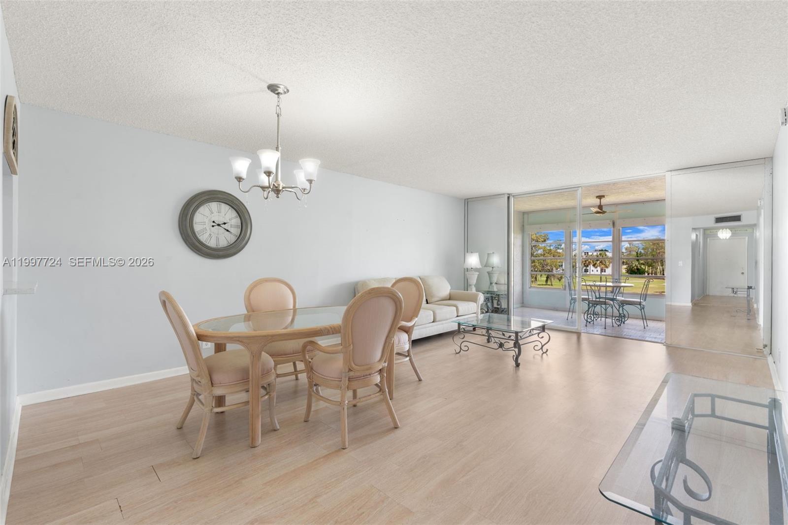 PALM SPRINGS 2 - Residential