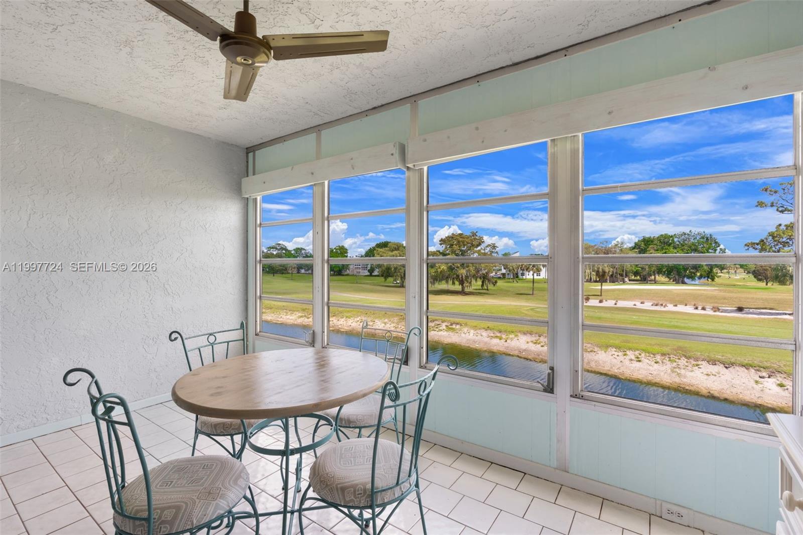 PALM SPRINGS 2 - Residential