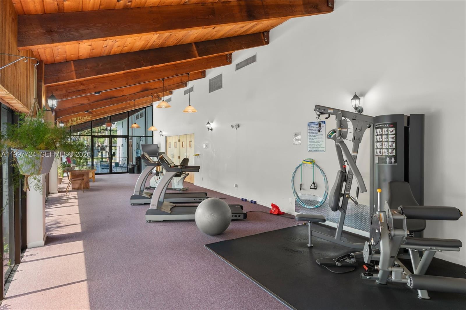 PALM SPRINGS 2 - Residential