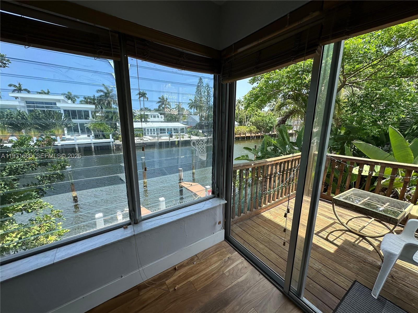 ISLE OF VENICE APTS INC - Residential Lease