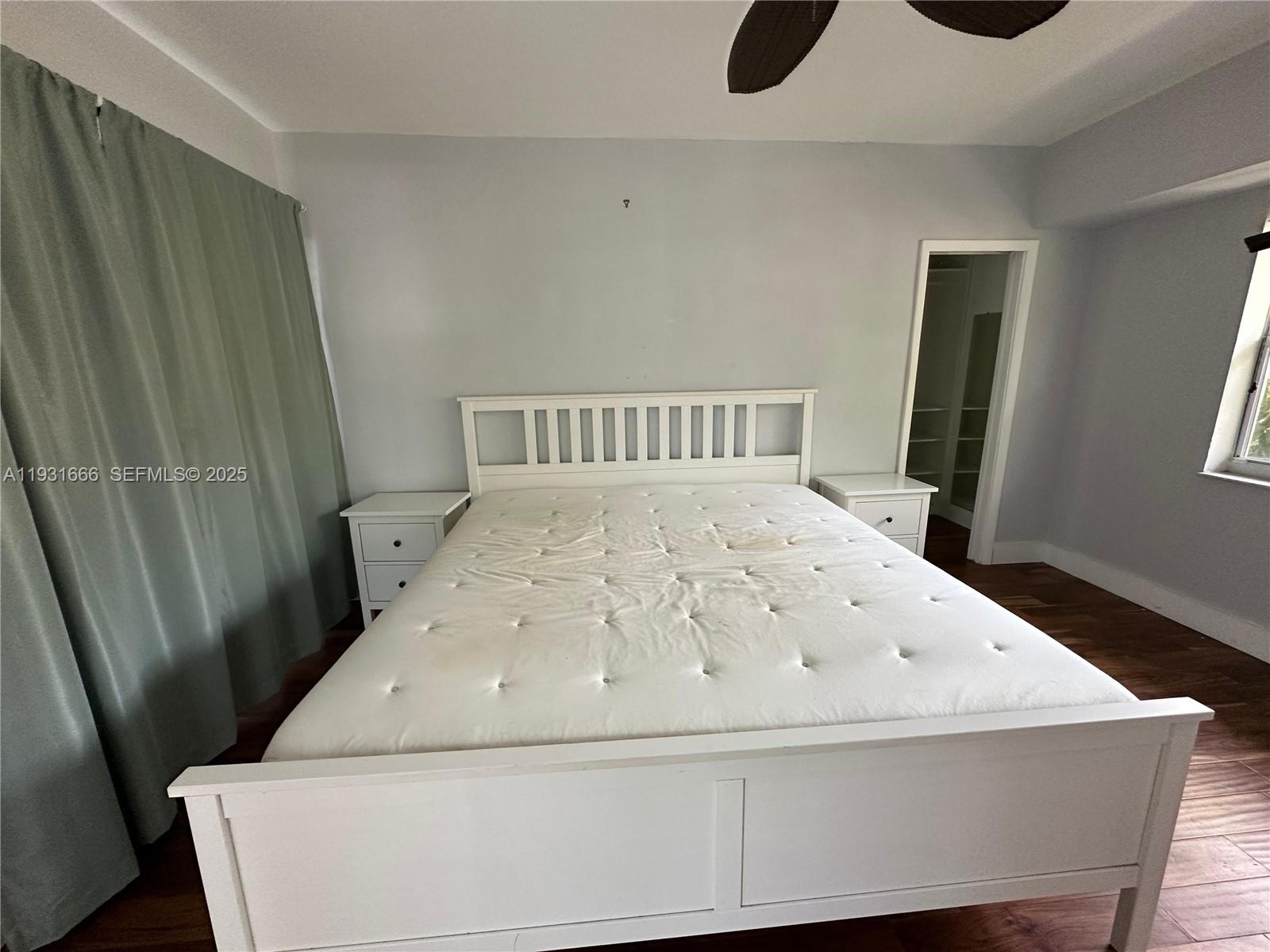 ISLE OF VENICE APTS INC - Residential Lease