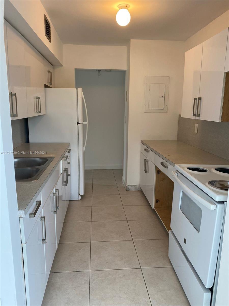 CARIBBEAN BREEZE CONDO - Residential