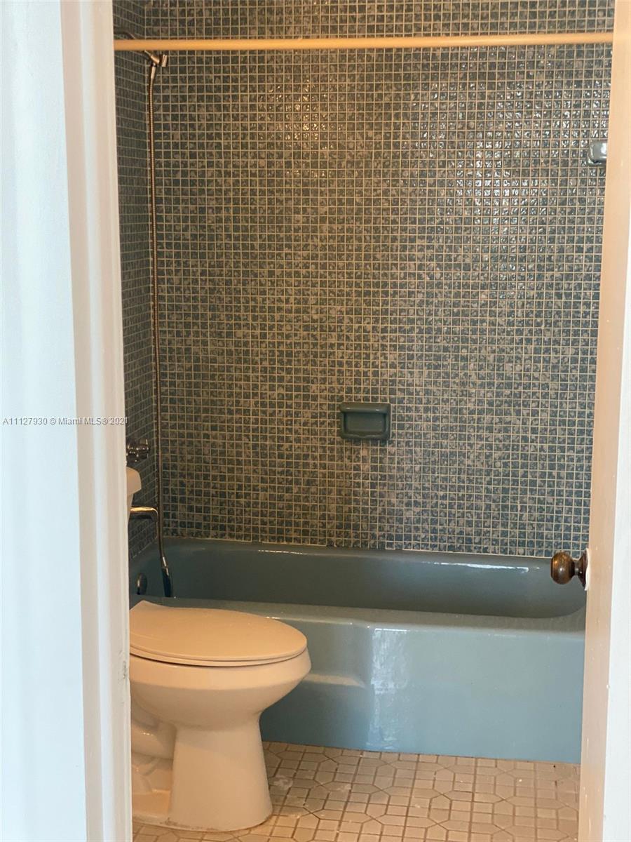 CARIBBEAN BREEZE CONDO - Residential