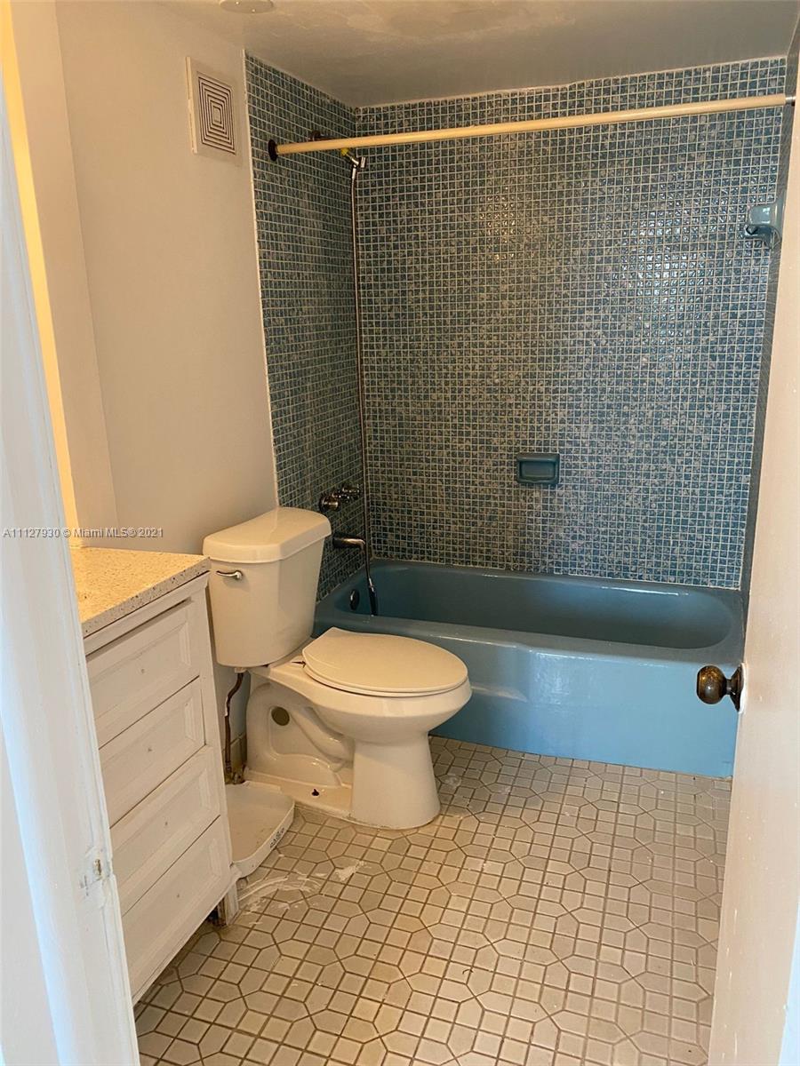 CARIBBEAN BREEZE CONDO - Residential