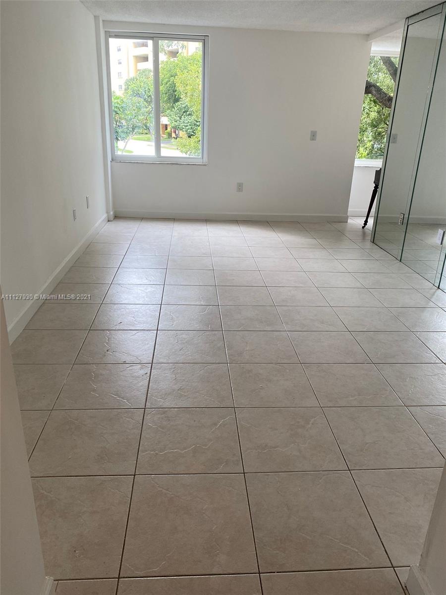 CARIBBEAN BREEZE CONDO - Residential