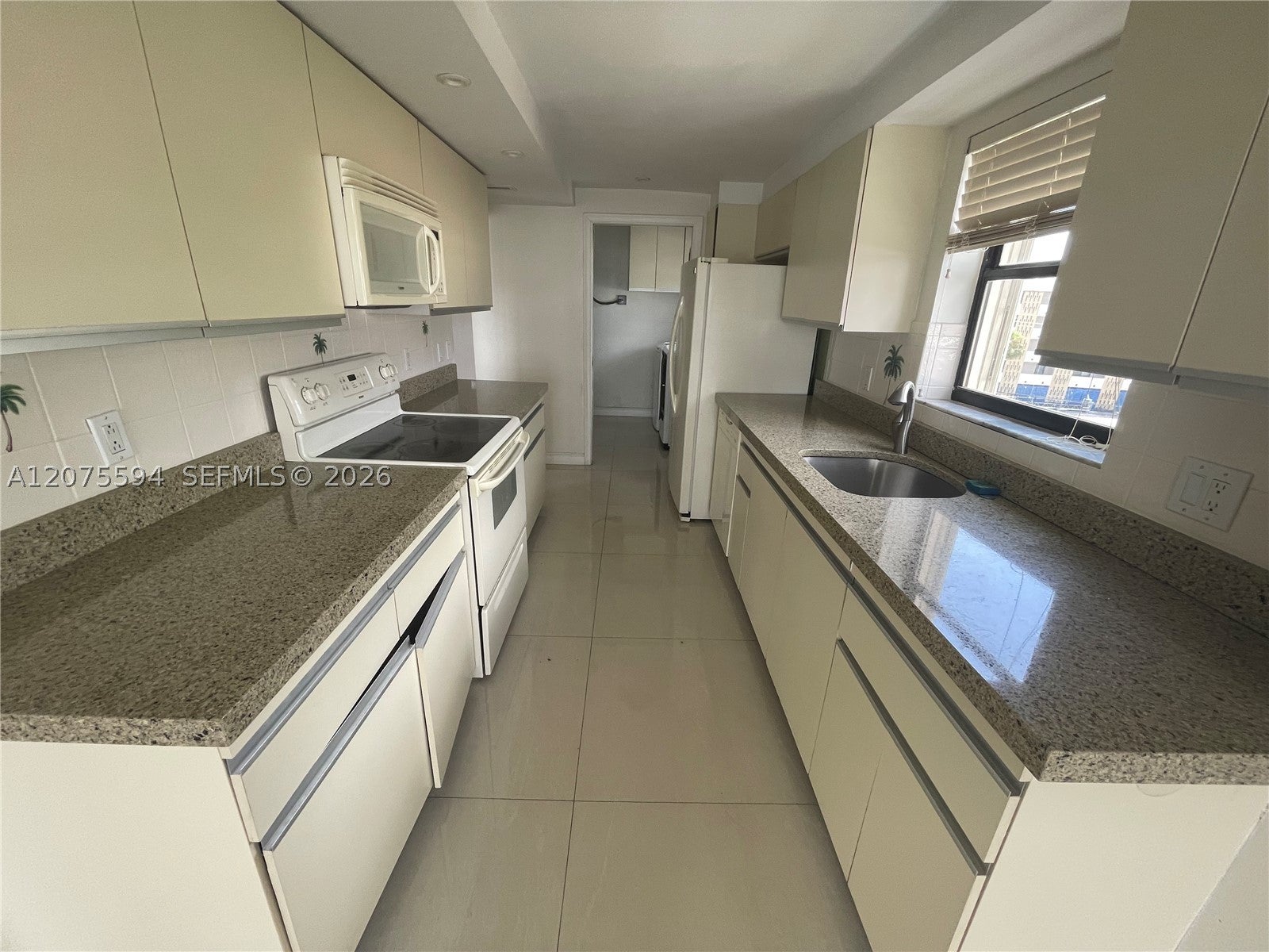 200 Golden Isles Dr 401