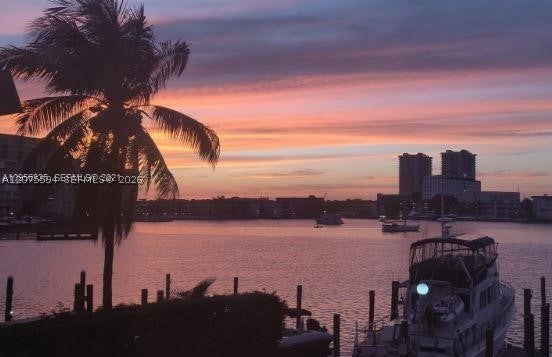 200 Golden Isles Dr 401