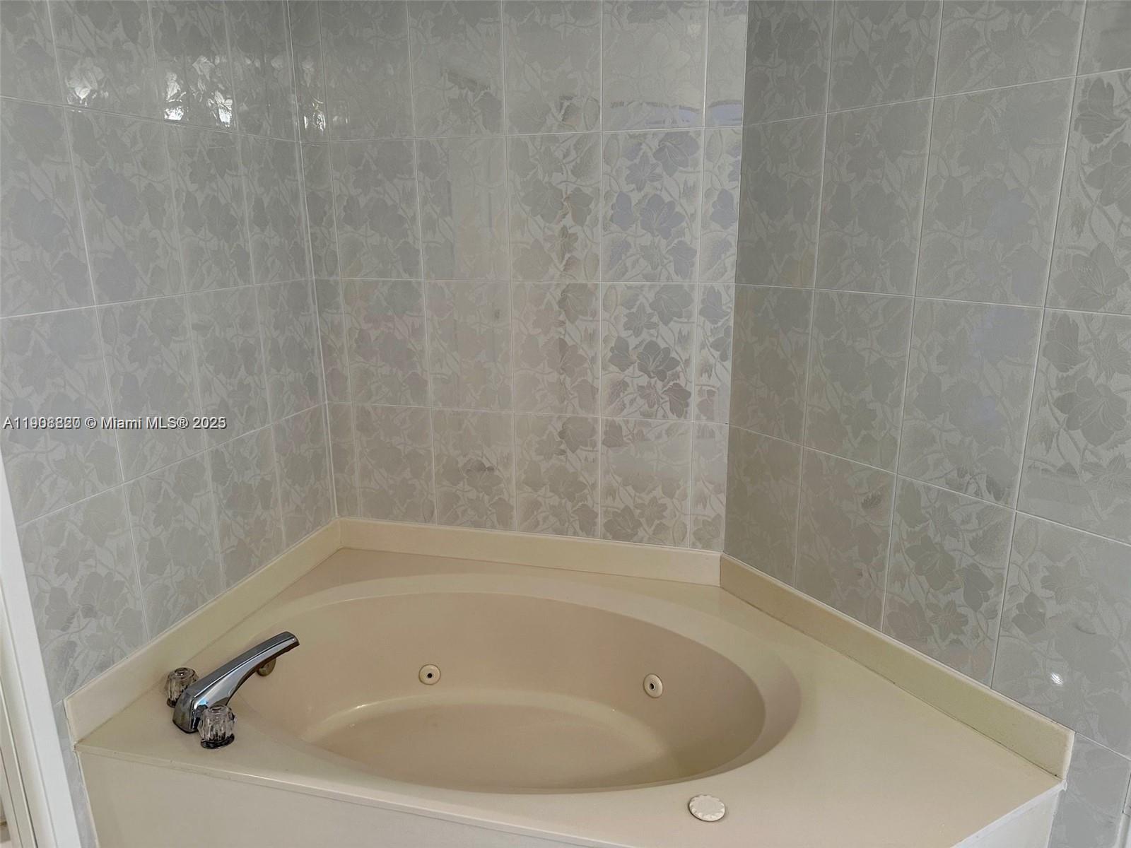 MYSTIC POINTE CONDO NO TH - Residential Lease