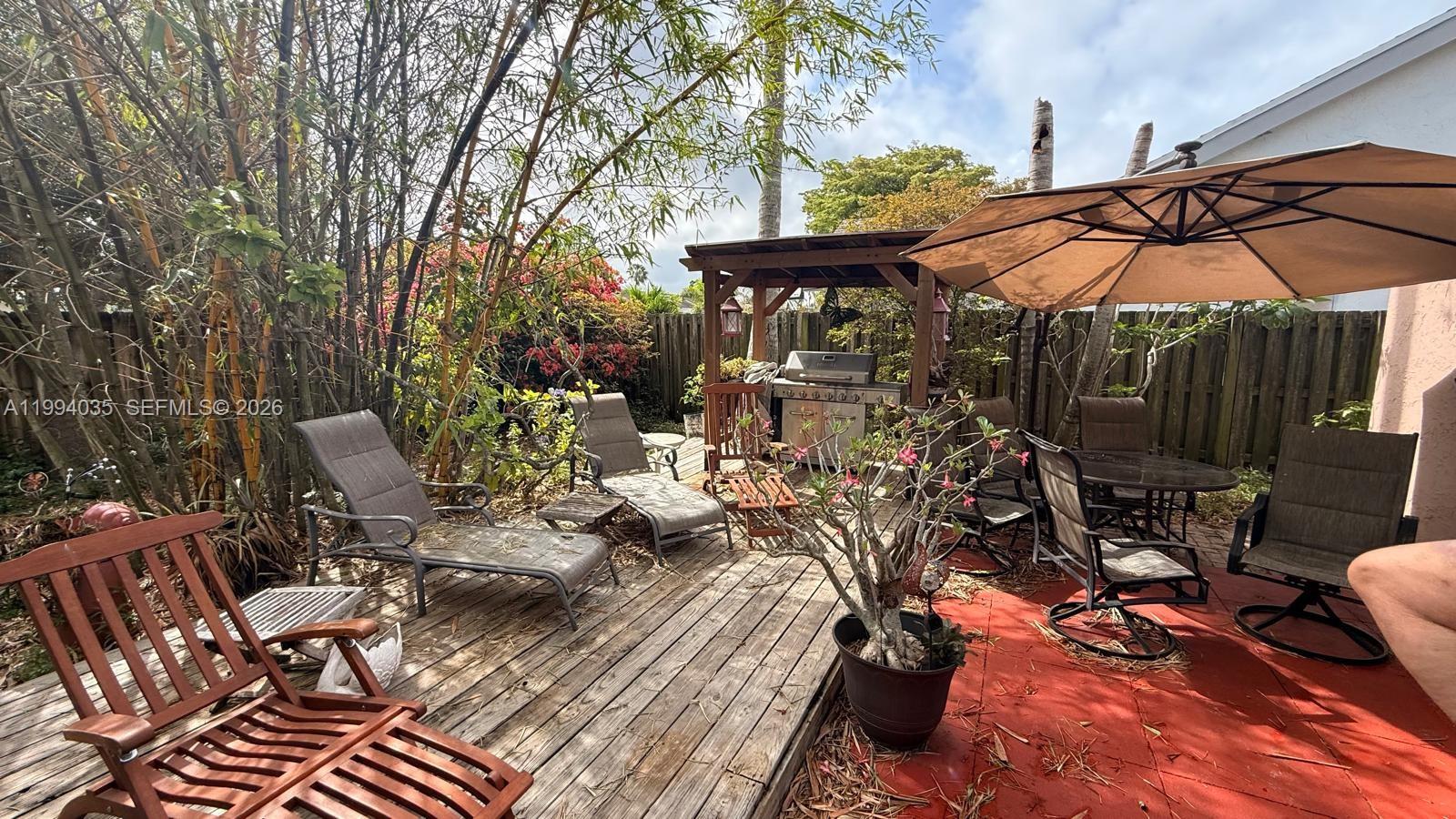 SUNRISE GOLF VILLAGE - Residential