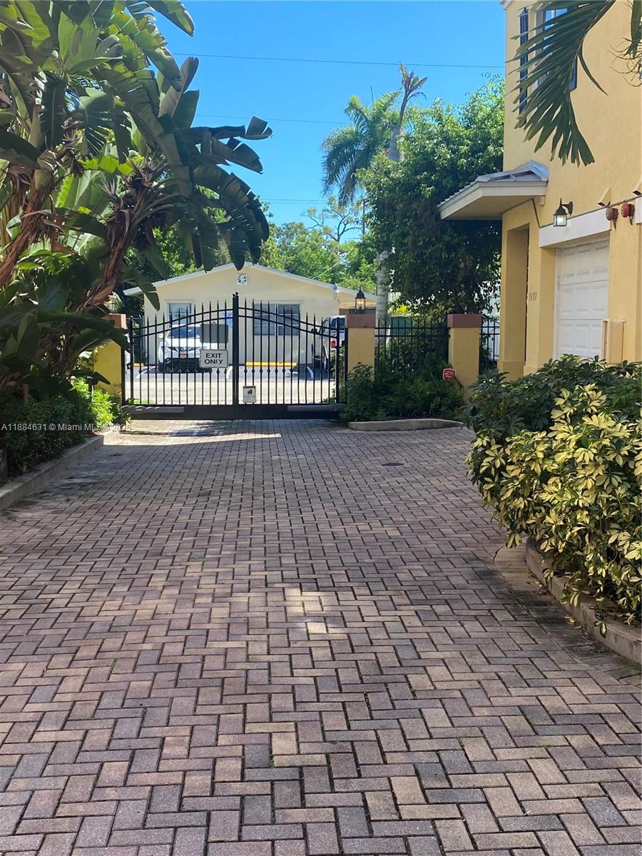 WAVERLY PLACE - Residential Lease