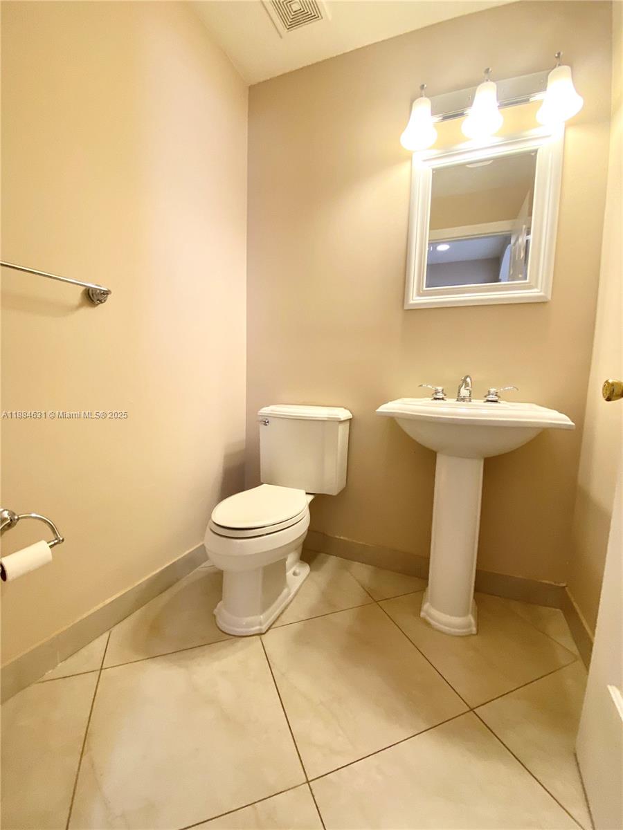 WAVERLY PLACE - Residential Lease