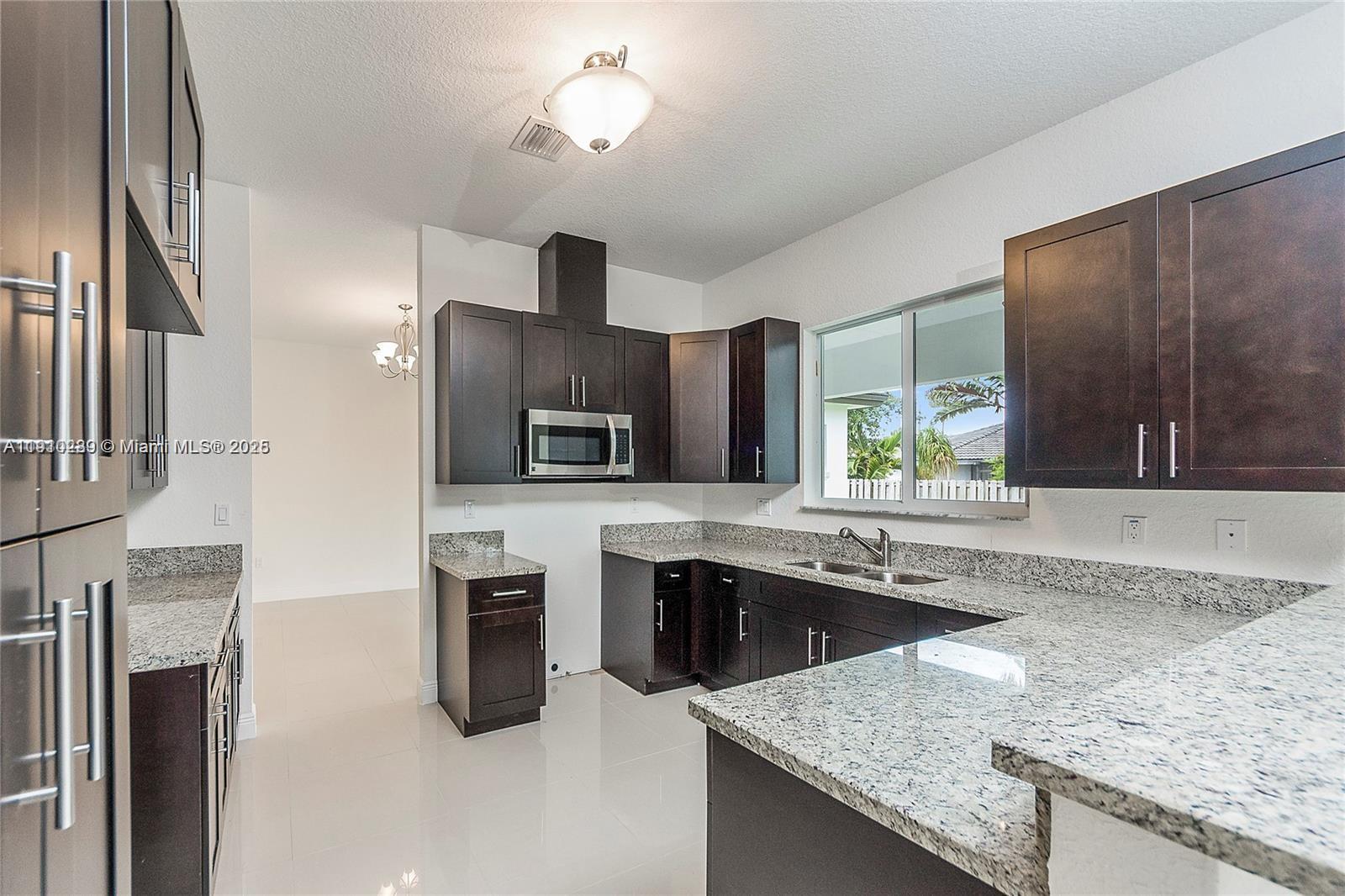 PALMETTO BAY ESTATES - Residential