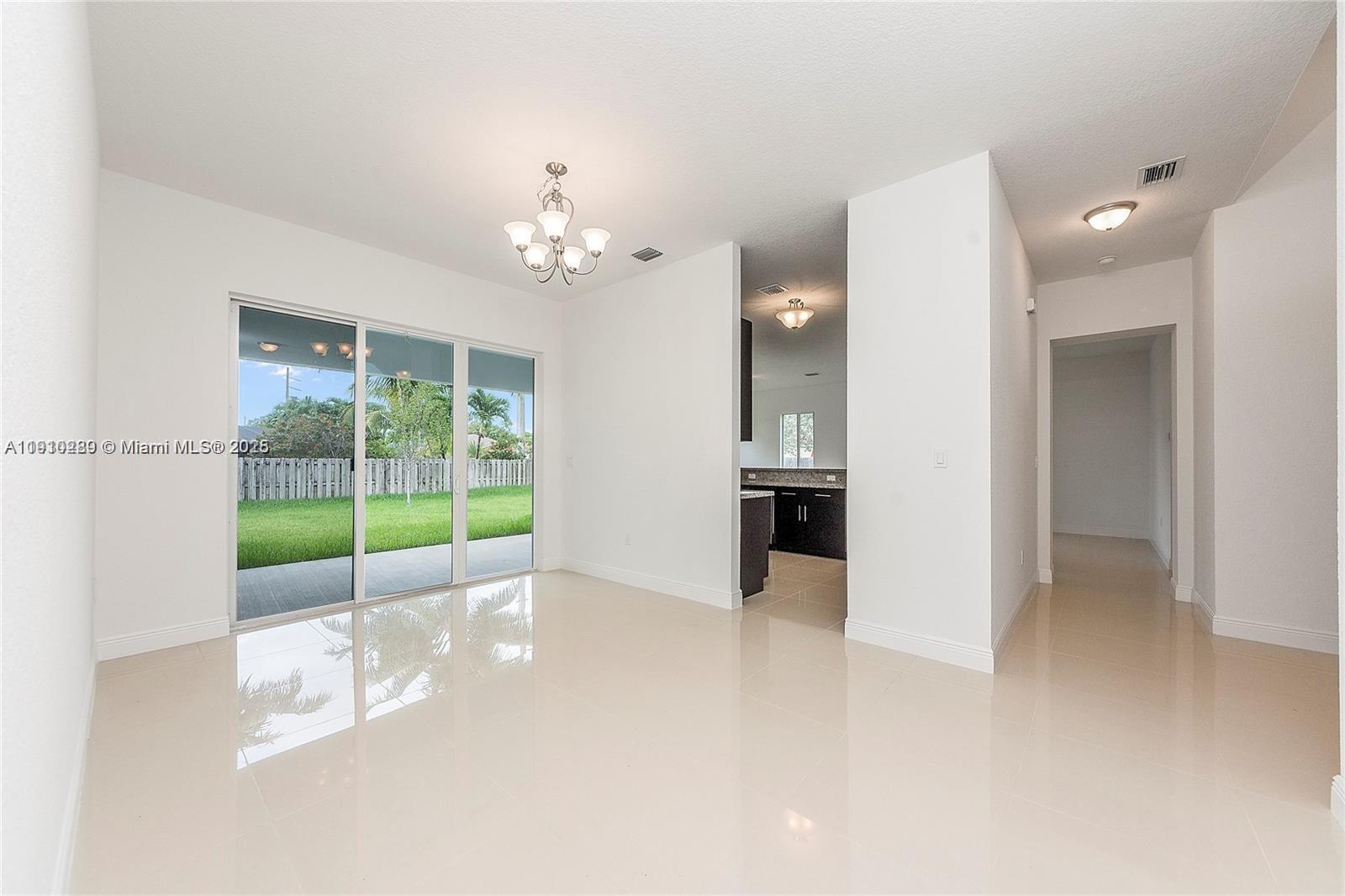 PALMETTO BAY ESTATES - Residential