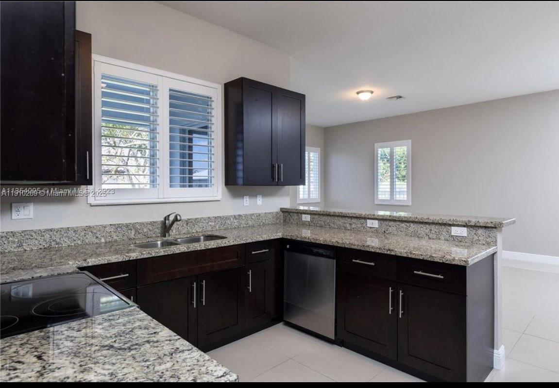 PALMETTO BAY ESTATES - Residential