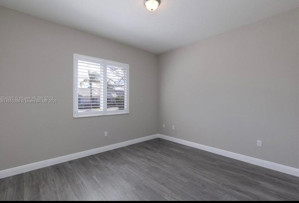 PALMETTO BAY ESTATES - Residential