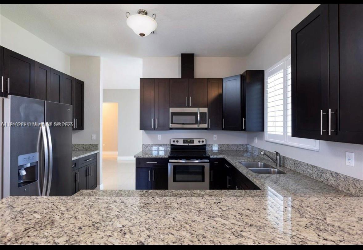 PALMETTO BAY ESTATES - Residential