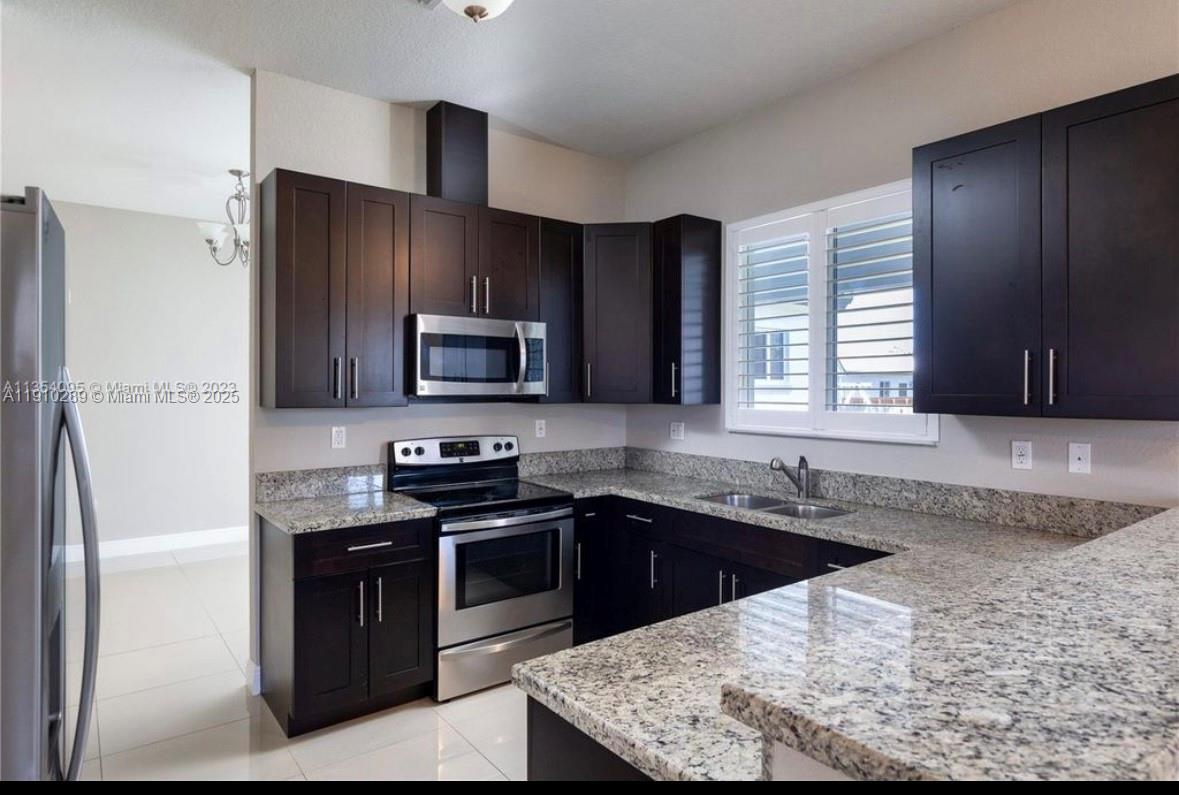 PALMETTO BAY ESTATES - Residential