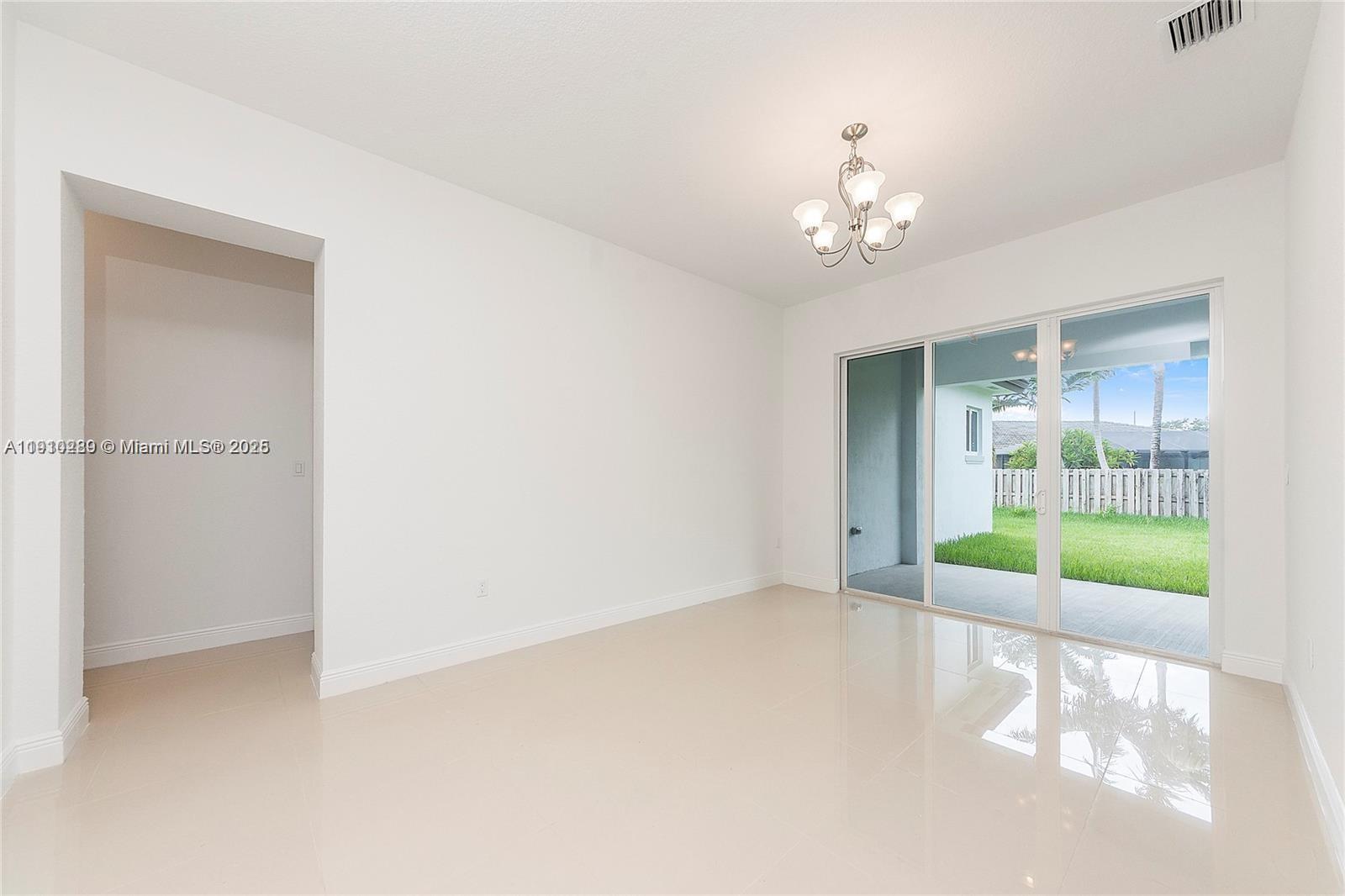 PALMETTO BAY ESTATES - Residential