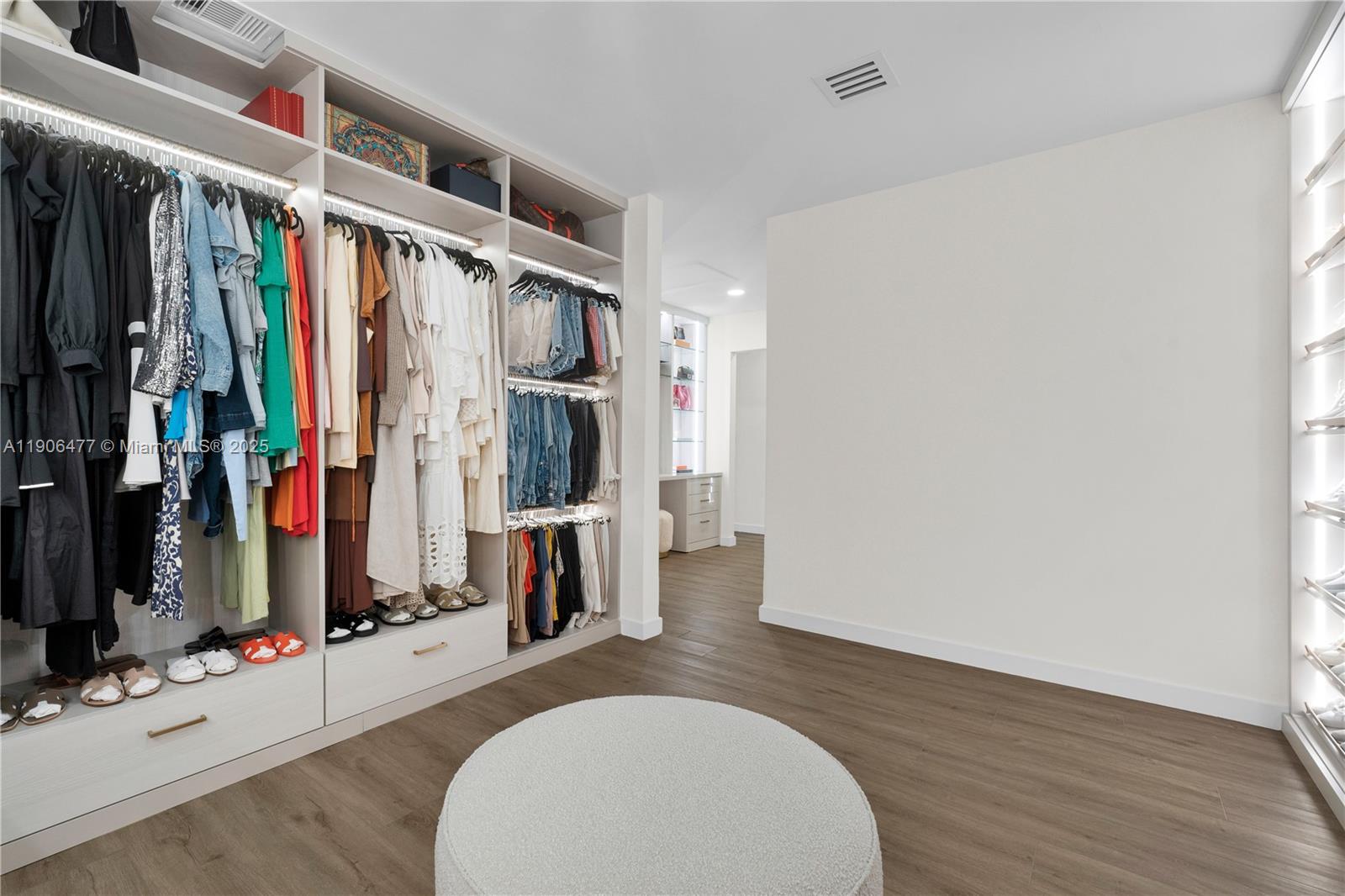 PEMBROKE SPRINGS PLAT - Residential