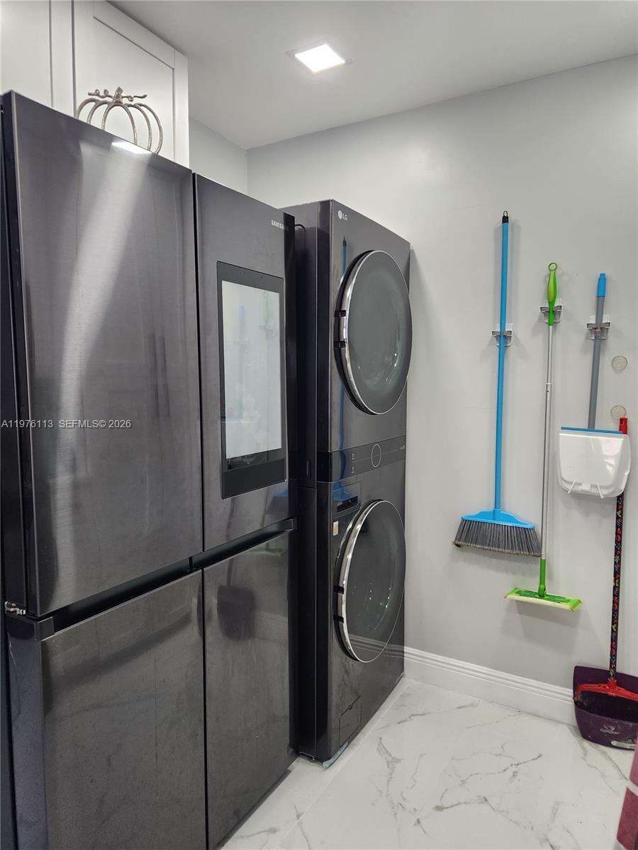 WINDING LAKE AT WELLEBY C - Residential Lease