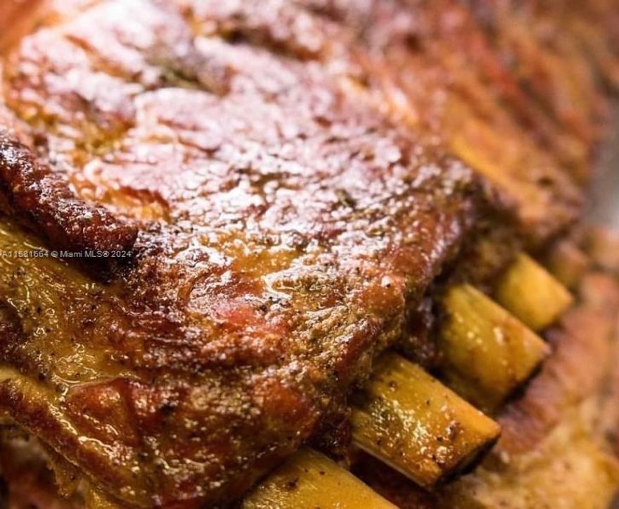 Famous restaurant where BBQ is a tradition that spans generations. Founded in 1948, this restaurant has been a beacon of flavor, hospitality, and culinary excellence. Features happy hours every Monday to Friday from 3 PM to 7 PM. Has a convenient parking lot accommodating up to 21 vehicles. Fully equipped kitchen with hood, grease trap, fire alarms, walking refrigerator and freezer, and ample deposit capacity. 2-COP Wine and Beer license. Four sets of state-of-the-art TV screens create the perfect setting to enjoy your favorite sports streams. The investment is good to support the USA visa procedures. A confidentiality agreement is required to receive detailed information.