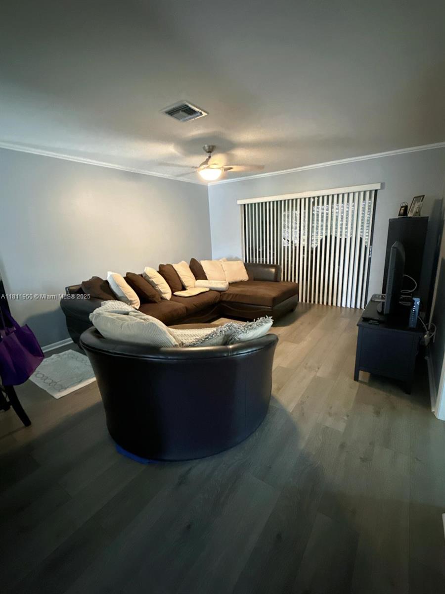 CAMELOT VILLAGE SEC 3 - Residential