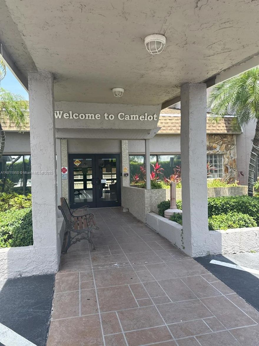Stop Searching – You've Found Your New Home!
Discover this beautiful 2-bedroom, 2-bathroom villa, renovated and located in the vibrant 55+ community of The Camelot.  No carpet ?? Updated bathrooms ?? New roof from 2021
??? Water heater, electrical panel, and A/C from 2020 
The Camelot offers fantastic amenities including a clubhouse, tennis and pickleball courts, a swimming pool, and more – all in a prime location with low monthly maintenance fees.

?? Schedule your tour today and come see your future home!