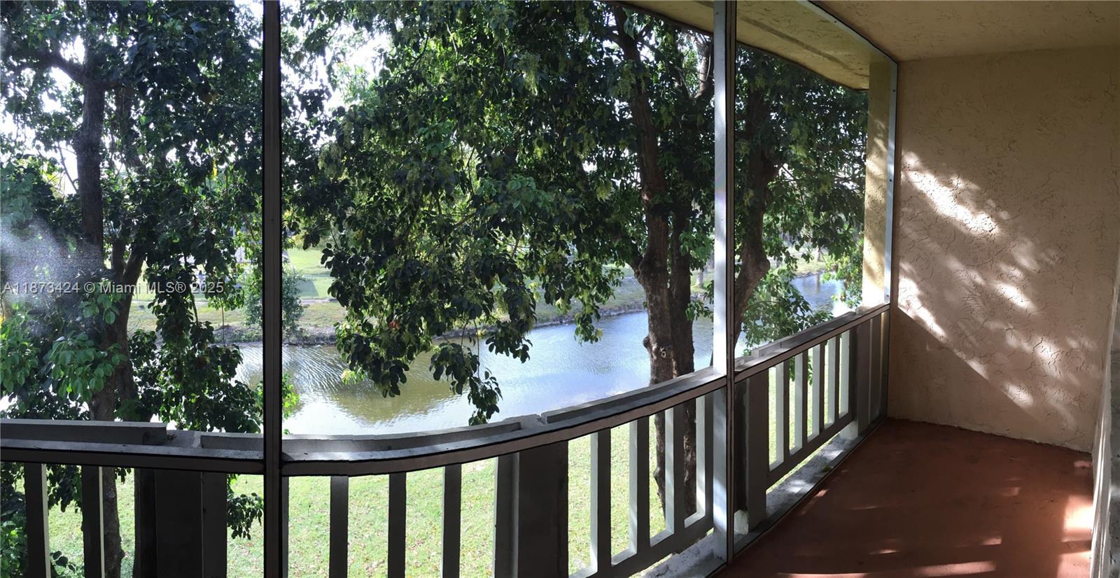 LA PLACIDA SECTION 1 COND - Residential