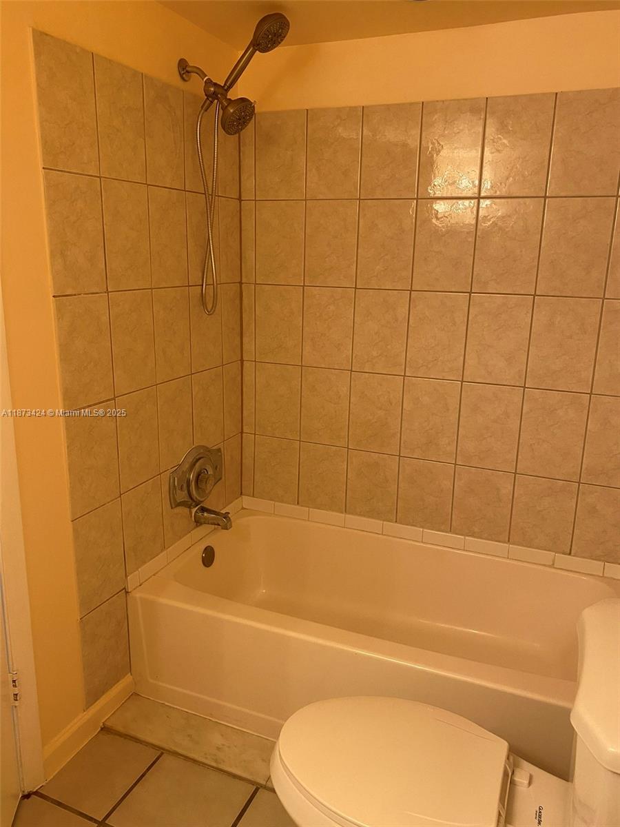 LA PLACIDA SECTION 1 COND - Residential