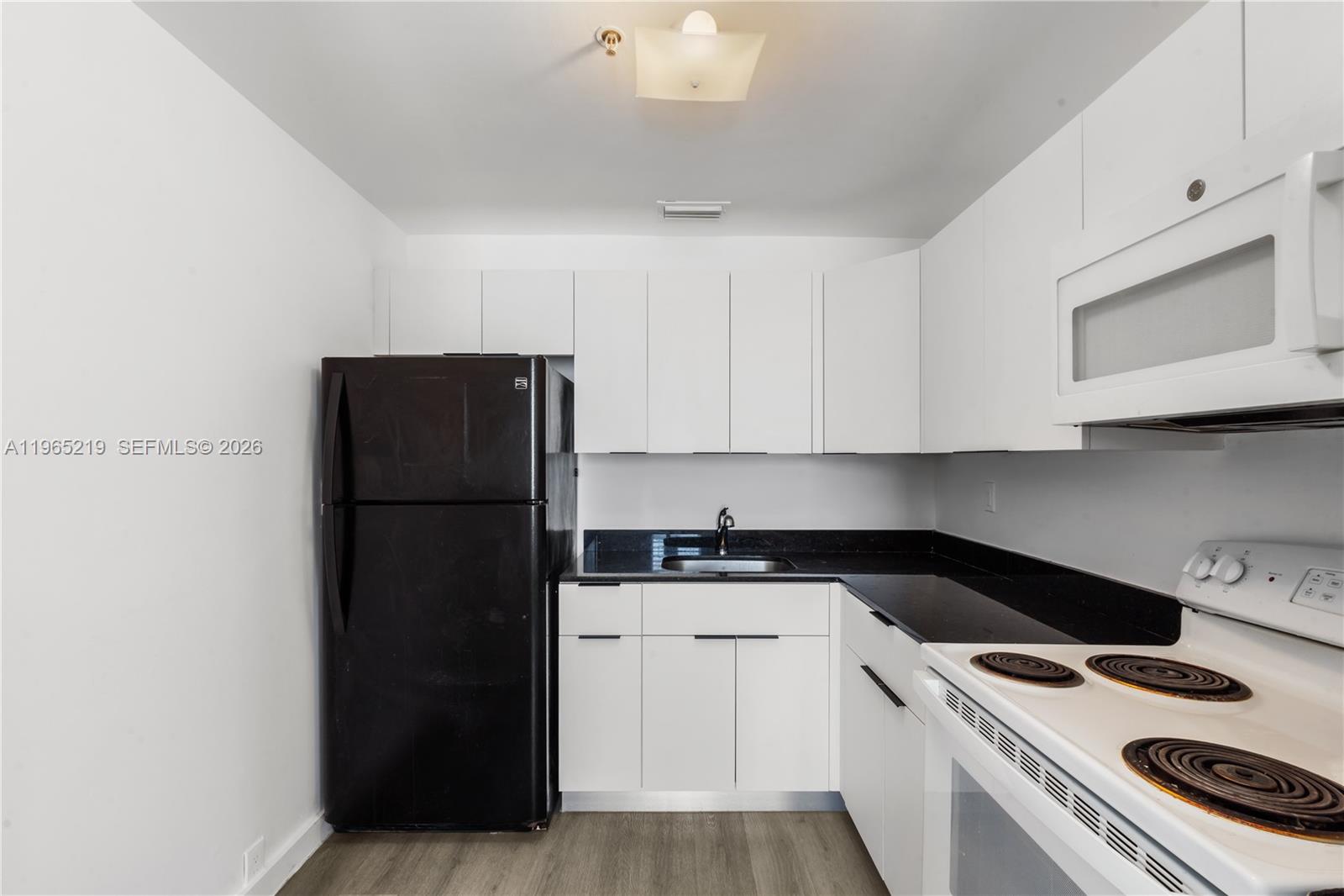 THE ELAINE CONDO - Residential