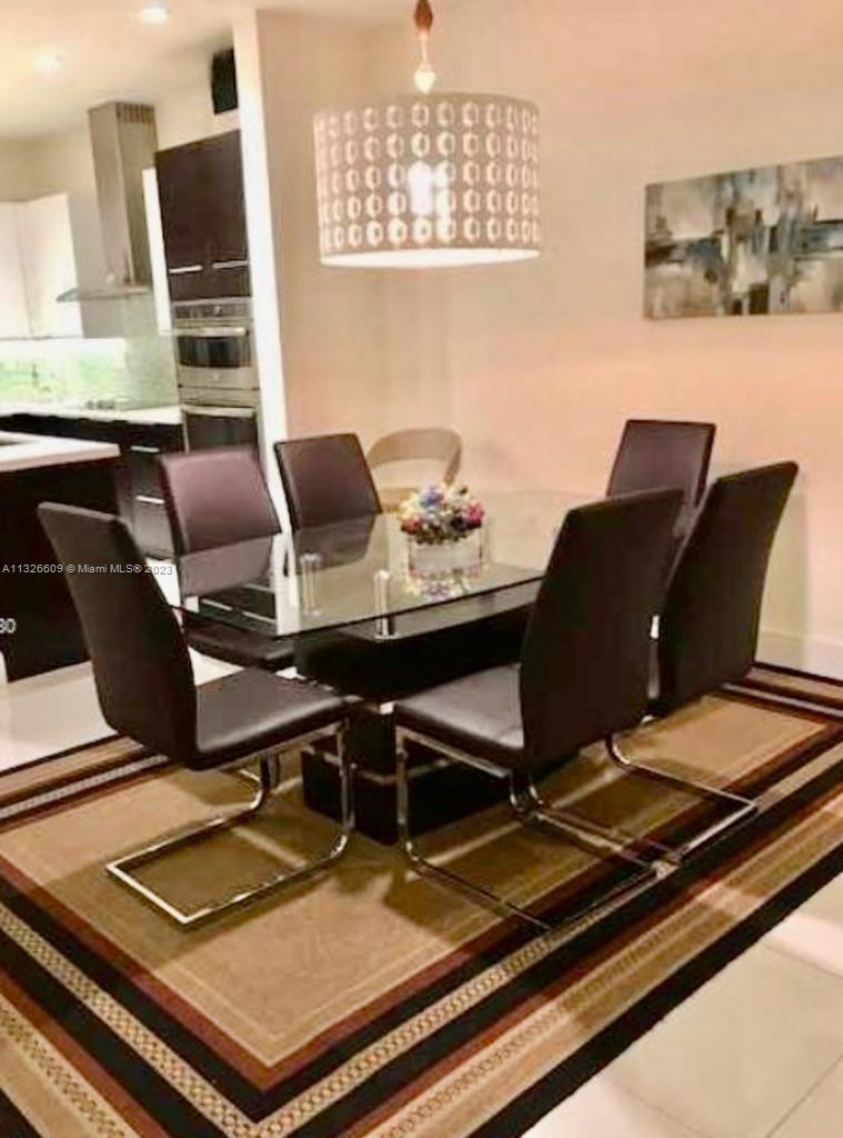 Beautiful 3 Level apartment, 3 bed & 2 1/2 bath. Car garage, modern bathrooms, kitchen with stainless steel. Amazing clubhouse, Close to A+ schools. Call now!