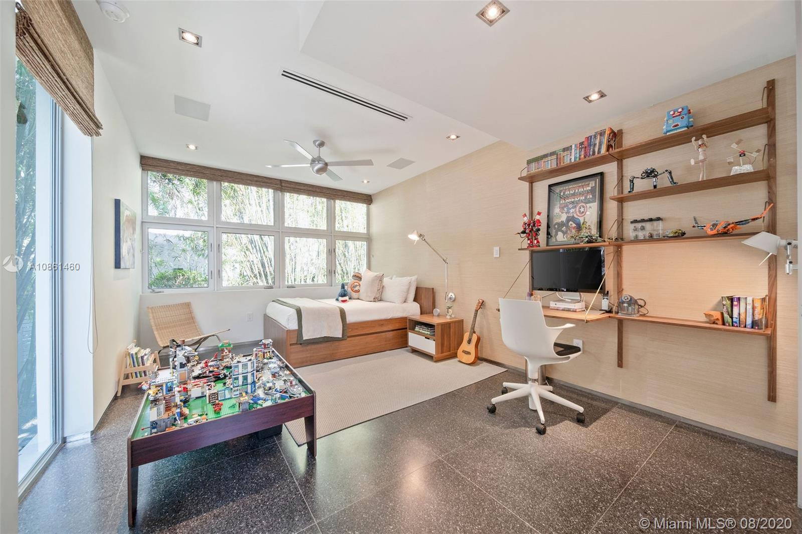 SURPRISE POINT - Residential