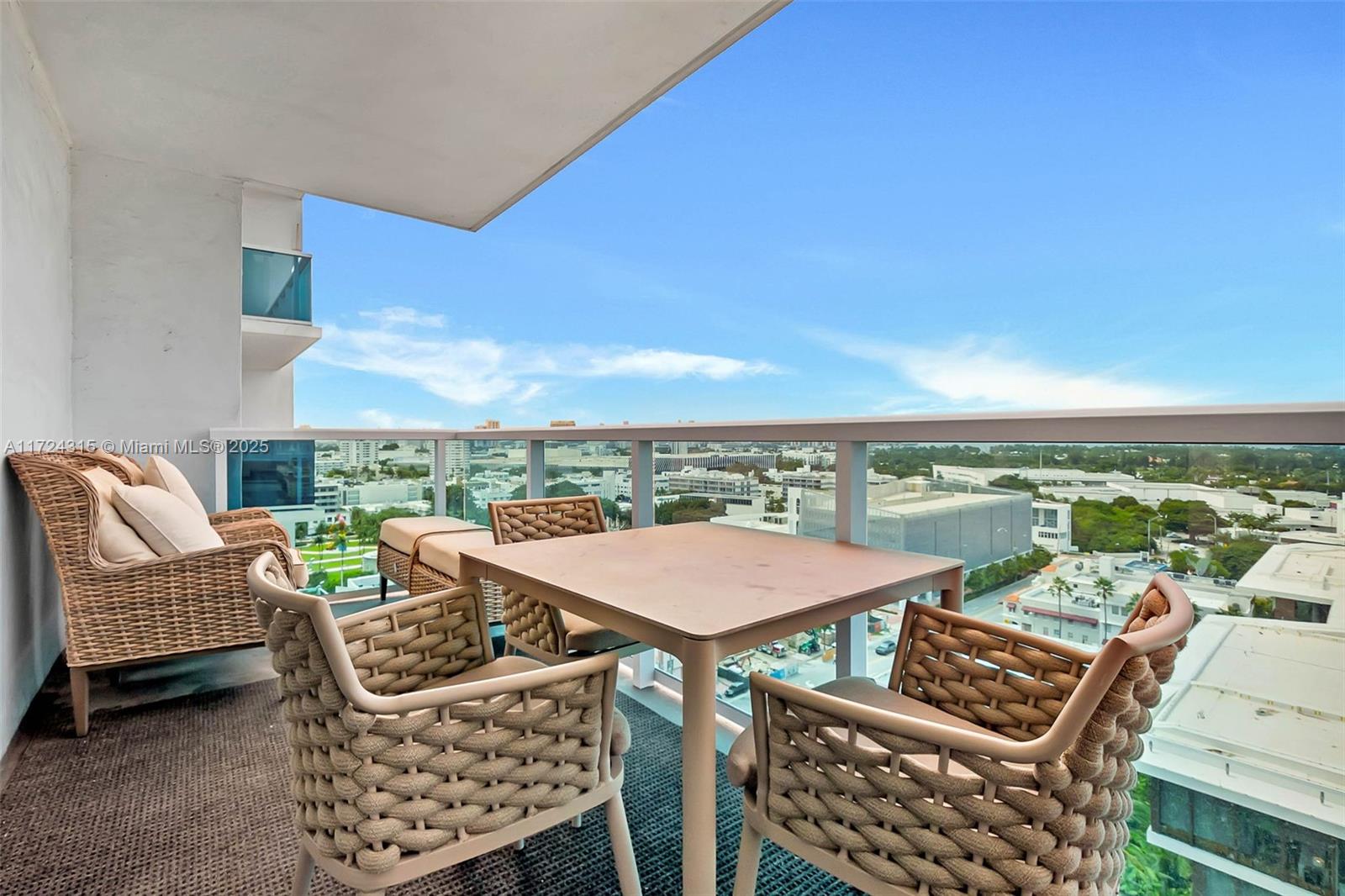 Roney Palace - Residential Lease