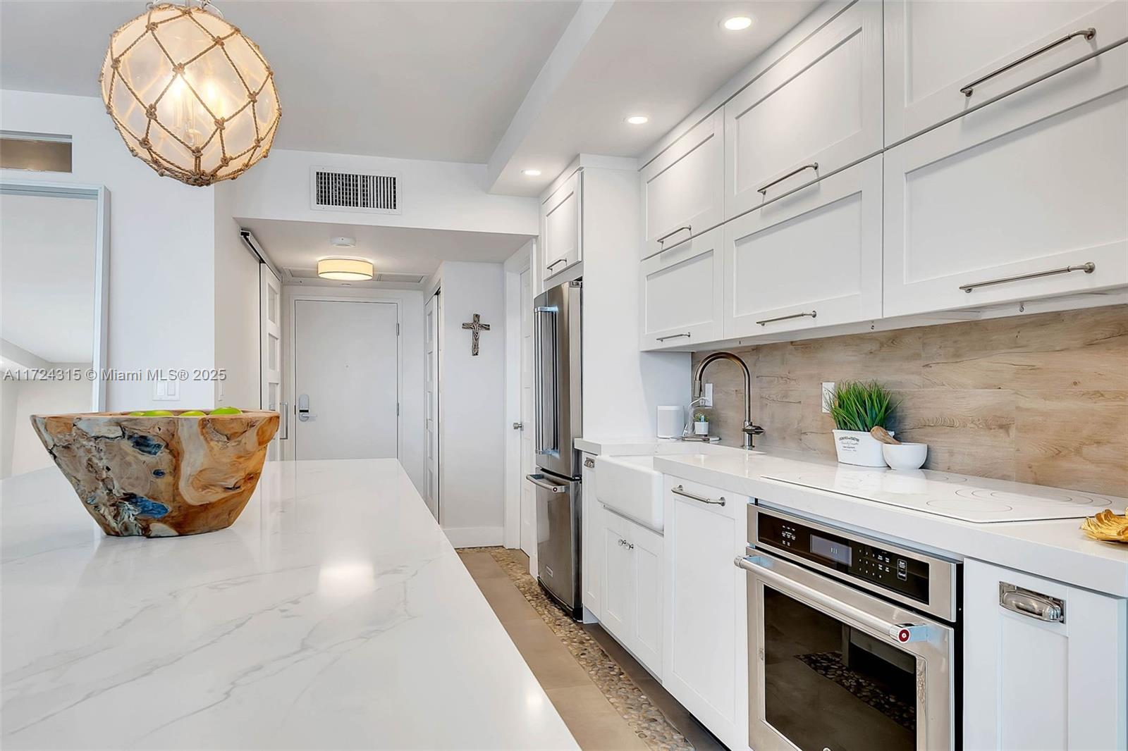 Roney Palace - Residential Lease