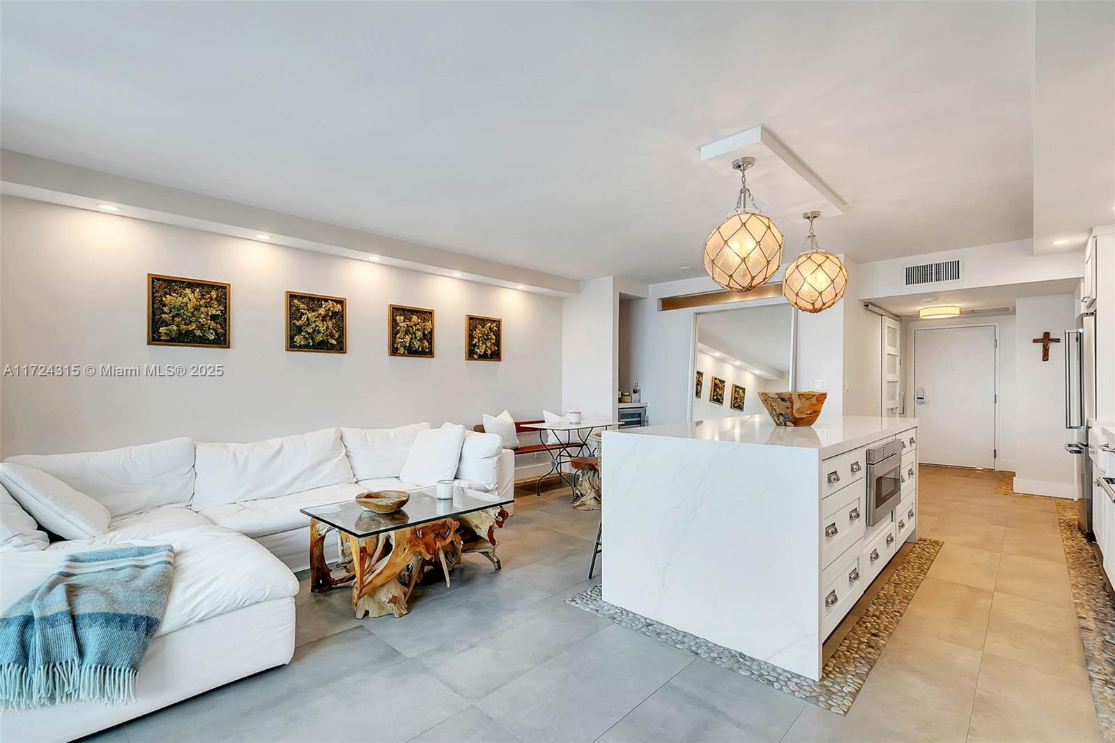 Roney Palace - Residential Lease