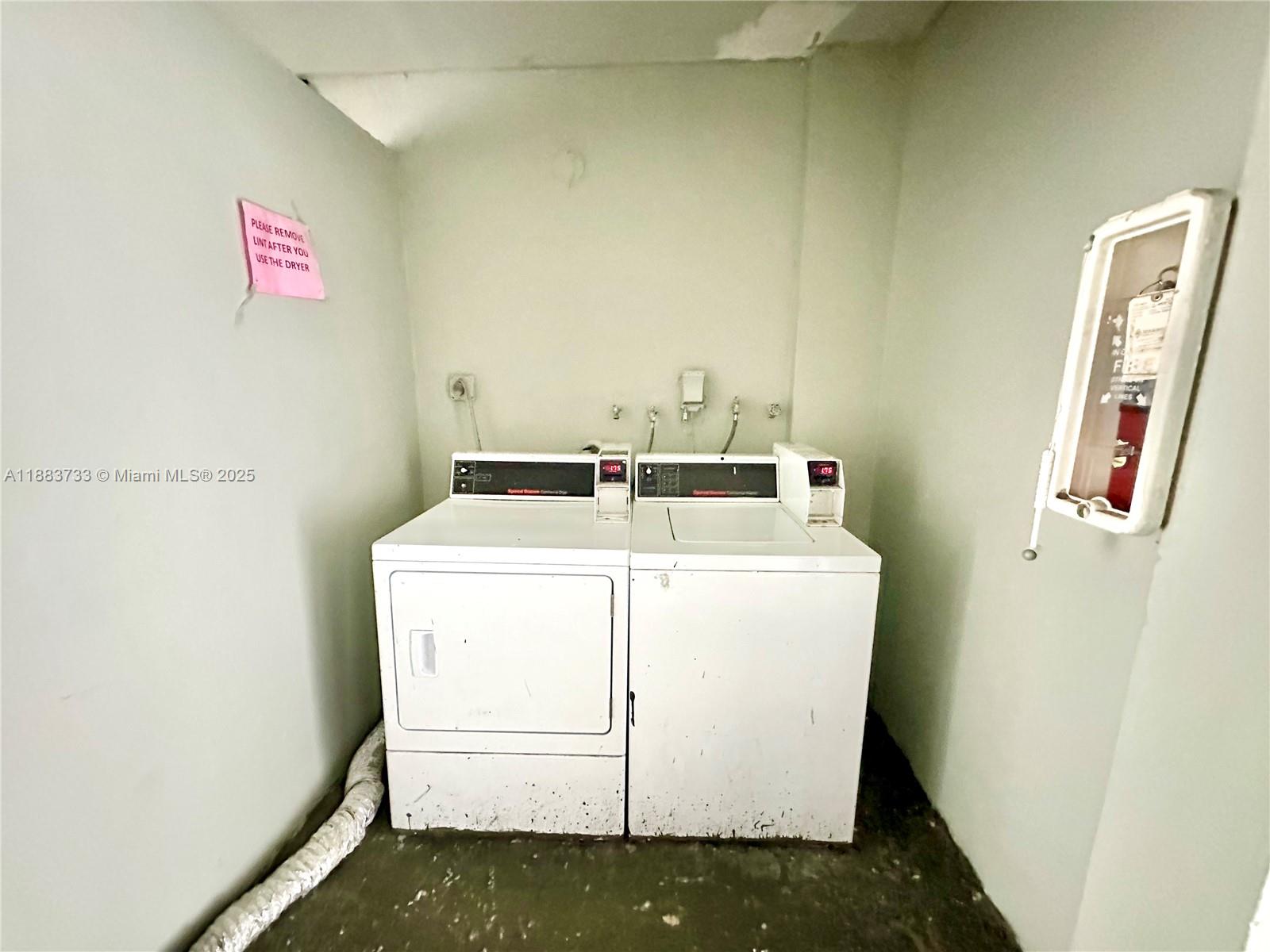FLORIDANA PARK - Residential Lease