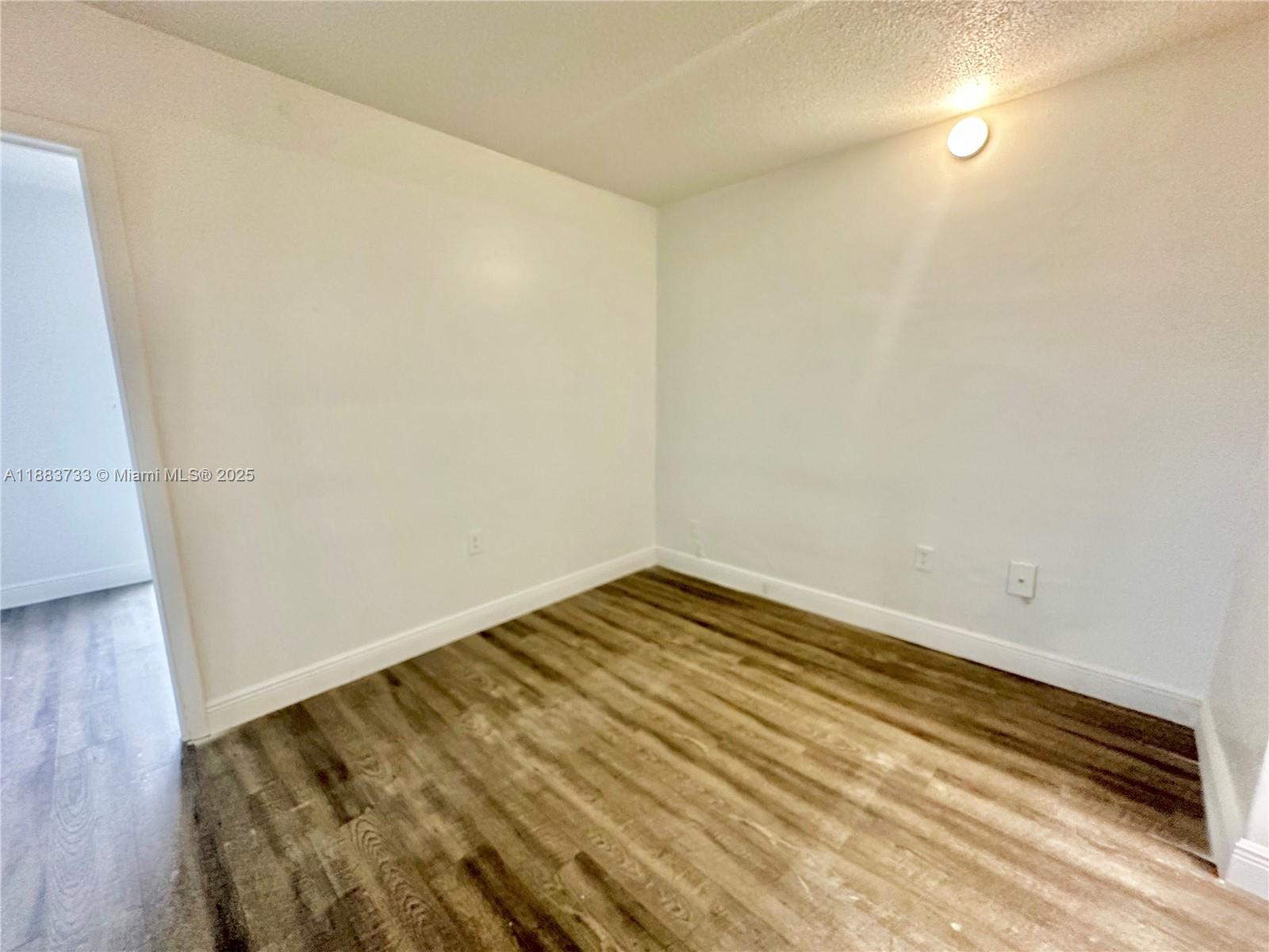 FLORIDANA PARK - Residential Lease