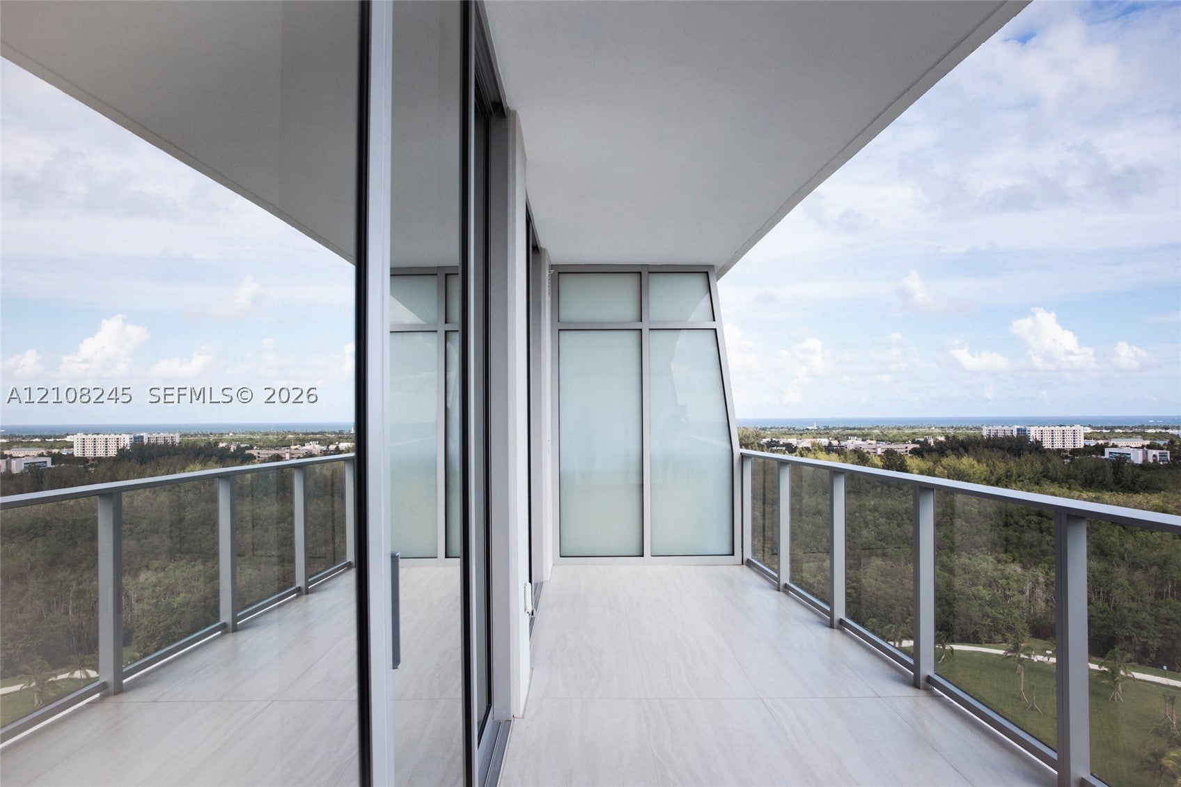 2411 laguna 1504