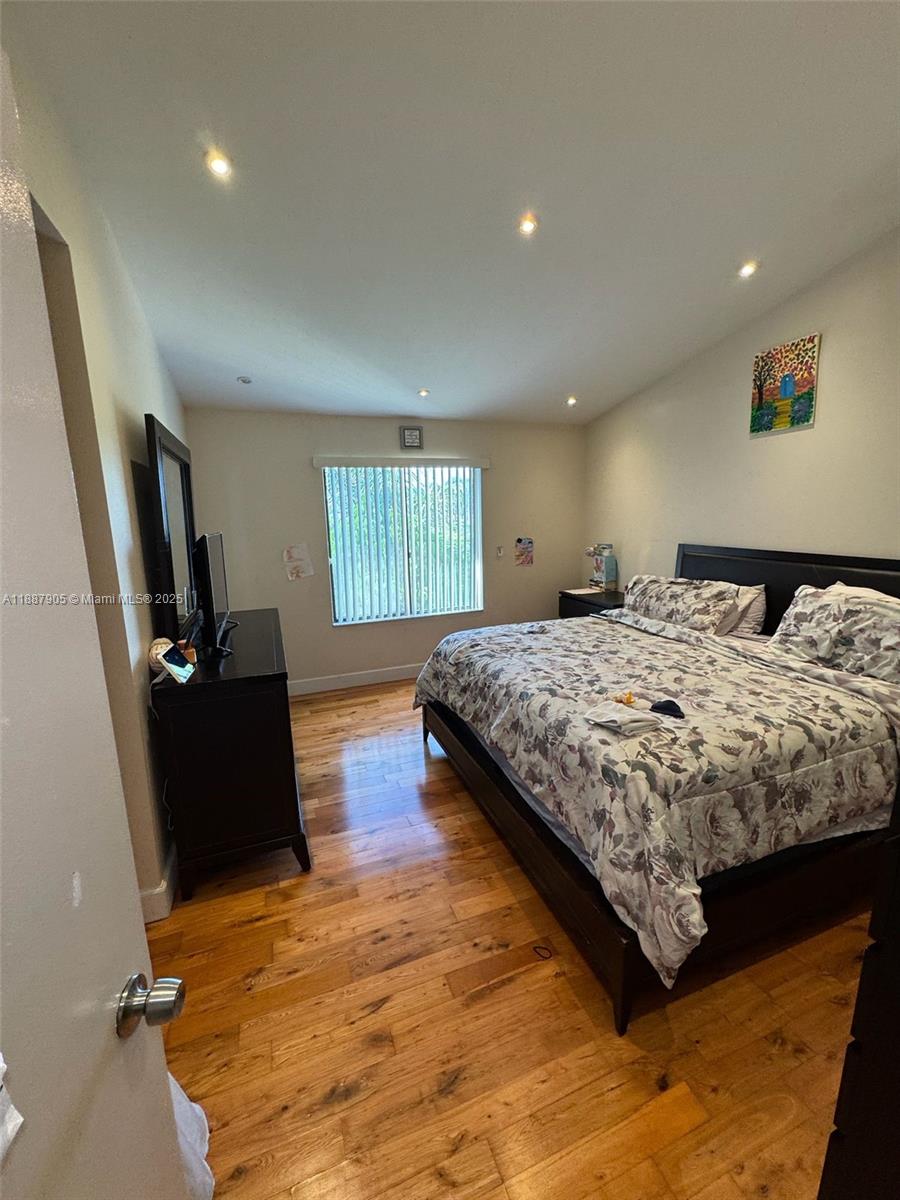 SPRINGTREE LAKES - Residential