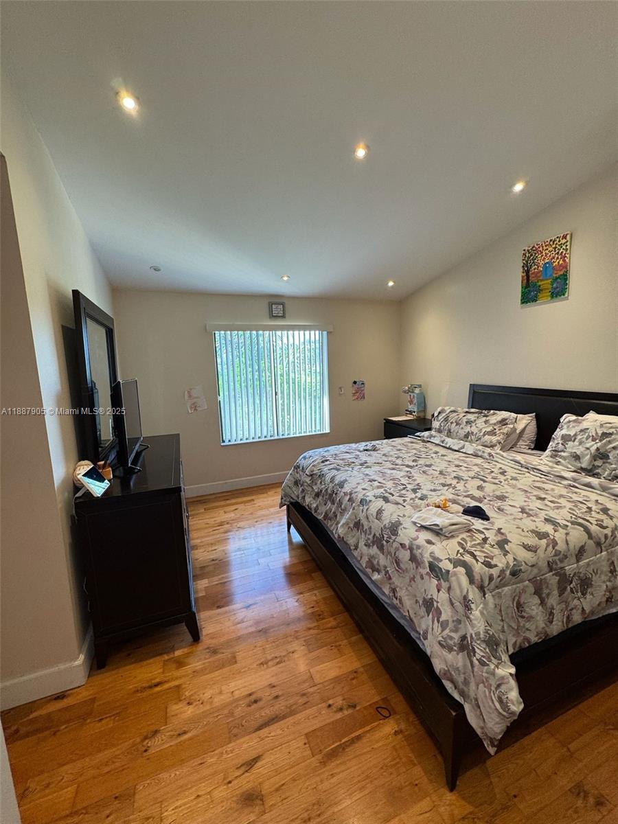 SPRINGTREE LAKES - Residential