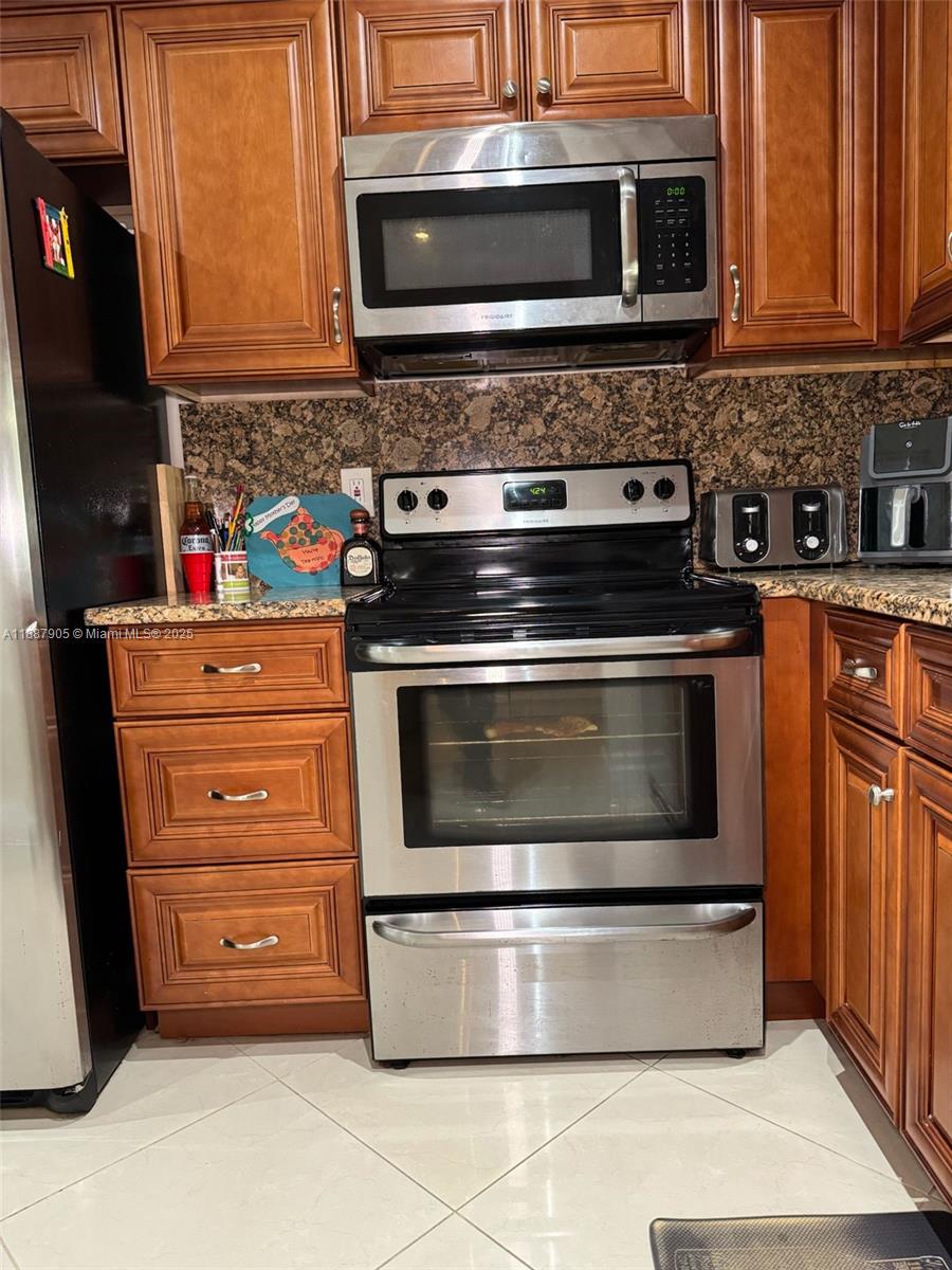 SPRINGTREE LAKES - Residential