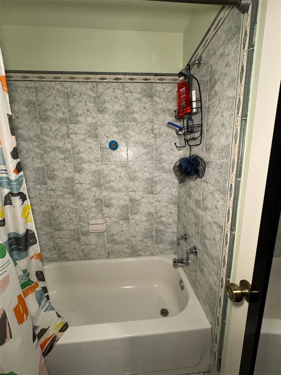 SPRINGTREE LAKES - Residential