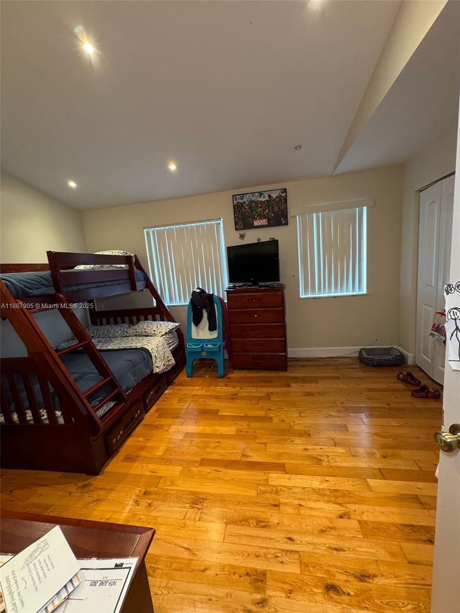SPRINGTREE LAKES - Residential