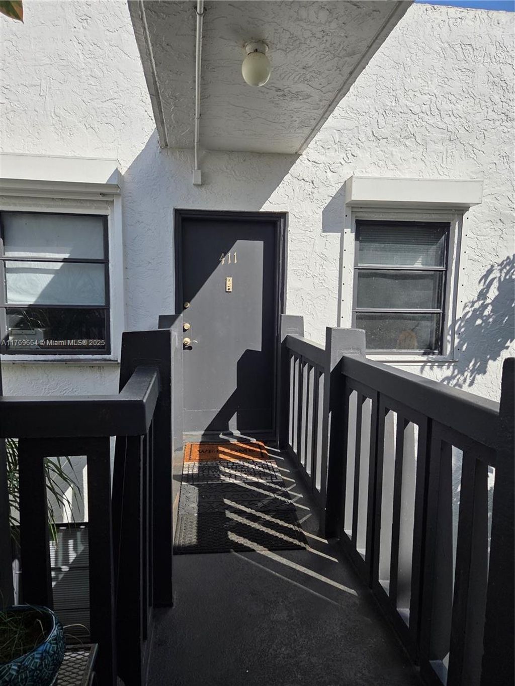 Photo of 1021 Mockingbird Ln #411, Plantation, FL 33324 (MLS # A11769664)